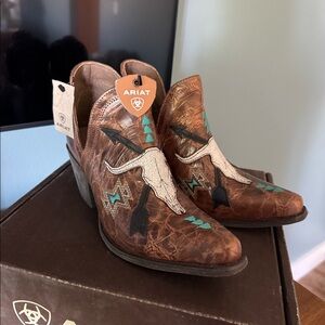 Ariat encore size 10 boots NWT